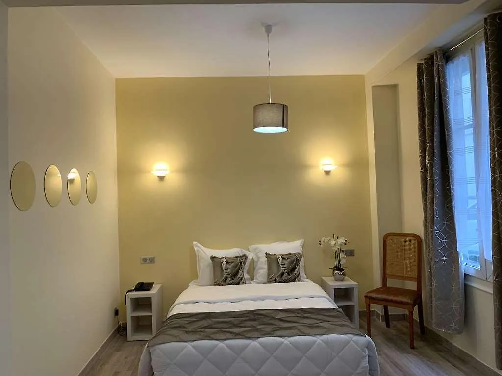 ***  Hotel Belfort Paris Frankreich